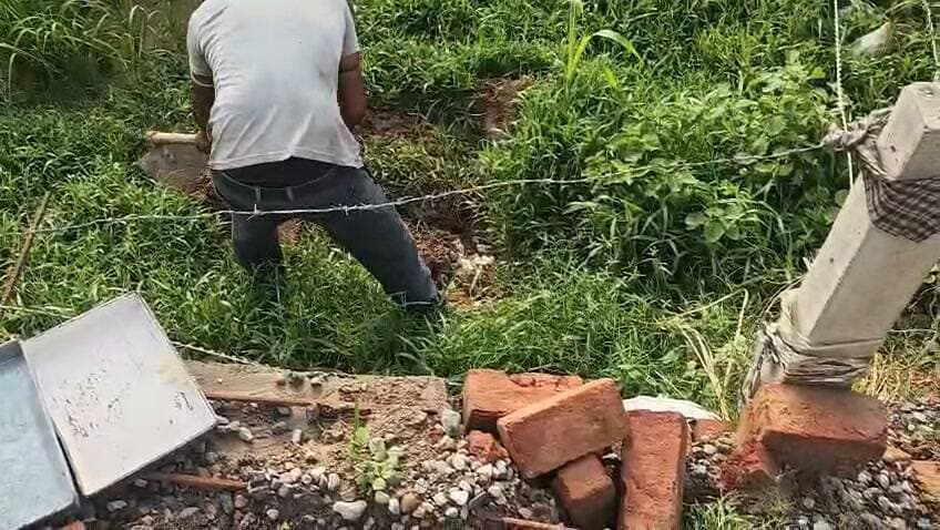 उत्तर प्रदेश शाहजहांपुर में 3700 रुपये की 25 किग्रा लौज नष्ट, रक्षाबंधन से पहले बड़ी...see more