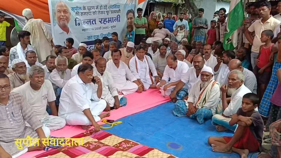 कोसी कटाव से दहशत में घूरन के लोग, पक्के मकान तोड़कर बांध पर जाने को हुवे मजबूर