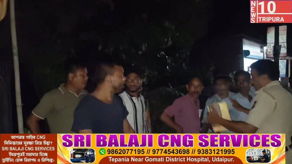 দুই পক্ষের মিছিল কে কেন্দ্র করে উত্তপ্ত উদয়পুর দাতারাম বাজার। পরবর্তীতে পুলিশের তৎপরতায় পরিস্থিতি নিয়ন্ত্রণে আনা হয়। বিজেপির অভিযোগ পুলিশি ব্যর্থতার কারণে ঘটনা ঘটেছে না হলে দাতারাম বাজারে এরকম কোন ঘটনা ঘটত না। অপরদিকে মথার অভিযোগ তারা বিনা পারমিশনে মিছিল বের করা হয়।