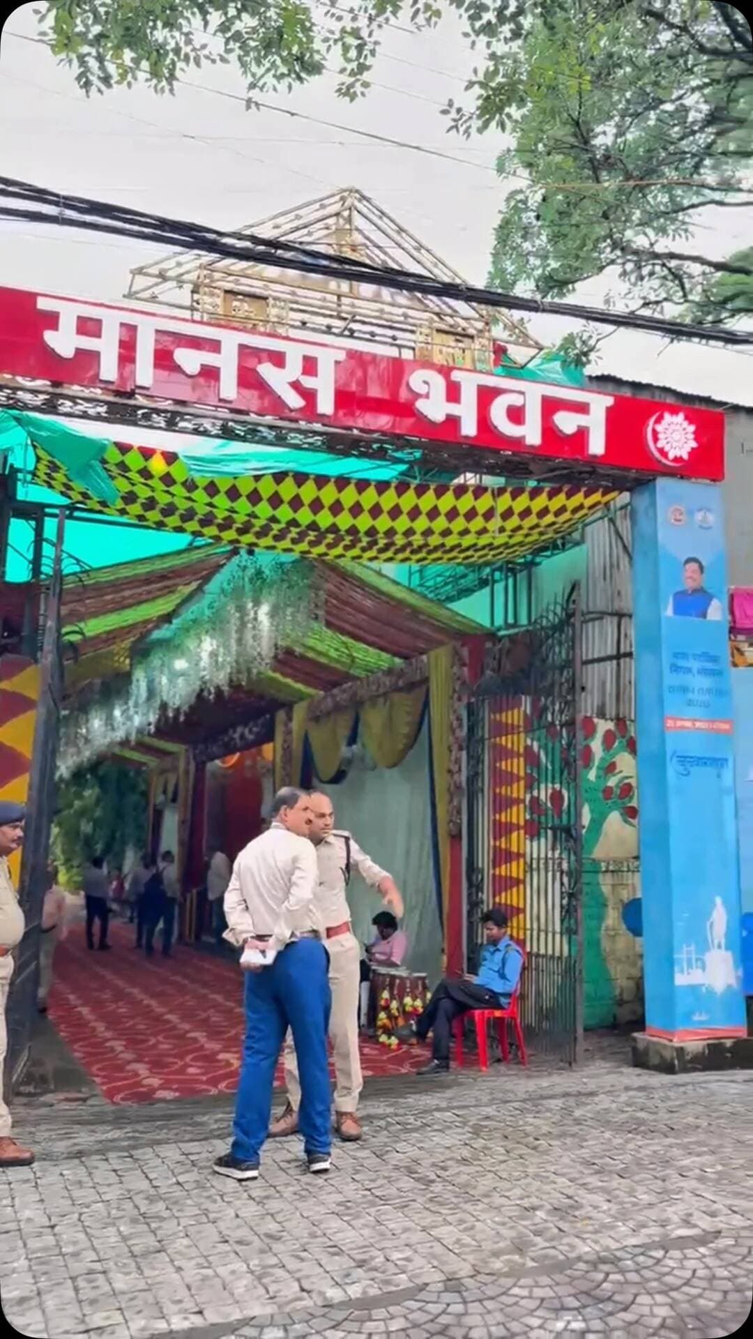 🔥 Bhopal का सबसे बड़ा Stock Clearance Sale! 🛍️
International Branded Clothing पर 70–80% तक OFF 😍
👕 3 Branded T-Shirts सिर्फ ₹1,000
👟 Shoes पर 50–70% OFF
👔 Premium Wear जिसकी MRP ₹5,000–₹19,000 तक, अब सिर्फ ₹750, ₹990 और ₹1,550 में!
📅 27 August से 29 September तक
📍 Manas Bhawan, Near Polytechnic Chauraha, Shyamla Hills, Bhopal
Men • Women • Kids — सभी के लिए Branded & Premium Collection एक ही छत के नीचे! 🔥
📌 Location Save कर लो और इस Sale को मिस मत करना!
#Bhopal #BhopalCulture #BhopalSale #StockClearance #BrandedClothes ShoppingInBhopal BhopalShopping Sale ShyamlaHills PolytechnicChauraha