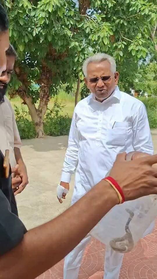 बाड़मेर चौहटन #विधायक आदूराम मेघवाल के निवास स्थाल पर निकला #कोबरा.....
Aduram Meghwal