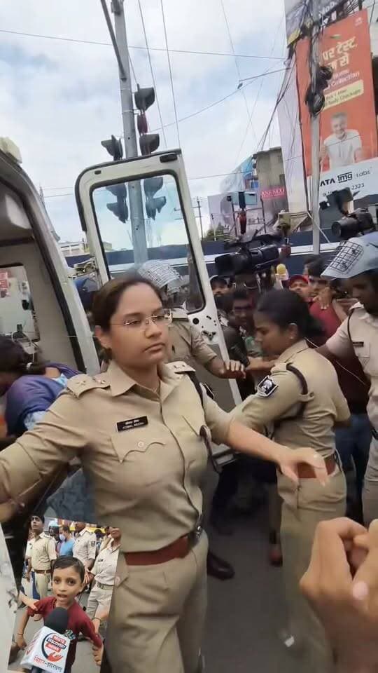TRE-4 के समर्थन में आया 6साल का आदित्य, पुलिस ने किया गिरफ्तार!