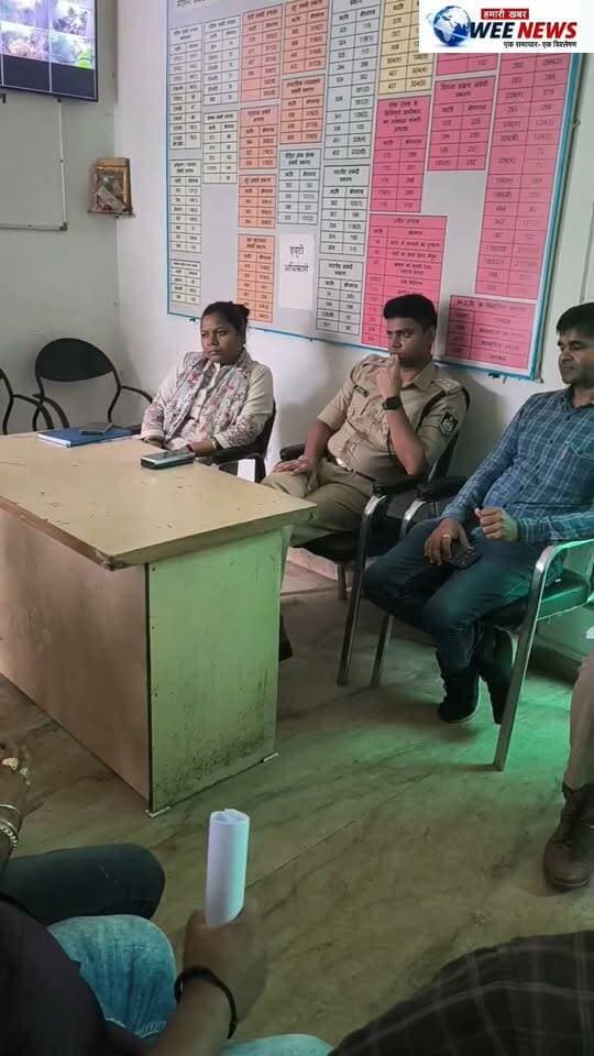 व्यापारियों और पुलिस प्रशासन के बीच काल भैरव चौक से झंडा बाजार तक दुकानों को जुलूस के दौरान पीछे करने पर बनी सहमति