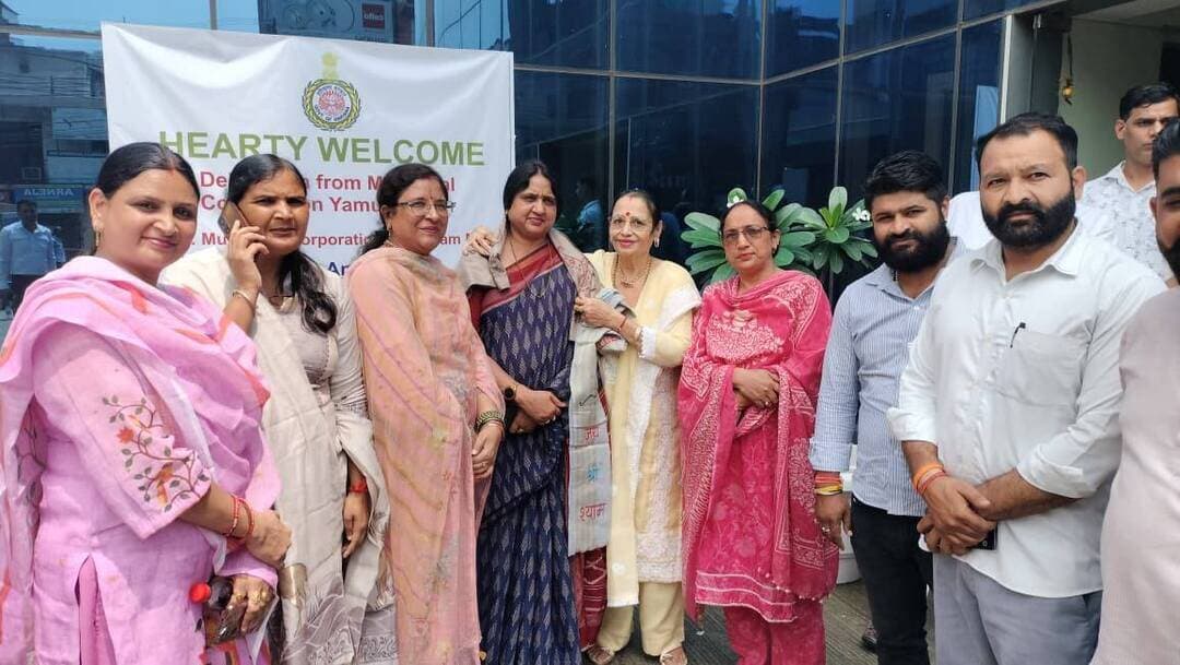 शहर के सौंदर्यीकरण को नई दिशा देने की तैयारी, मेयर व पार्षदों ने गुरुग्राम की परियोजनाओं का लिया जायजा
मेयर ने एएमसी व पार्षदों के साथ गुरुग्राम, दिल्ली व नोएडा की आधुनिक परियोजनाओं का किया अध्ययन ।