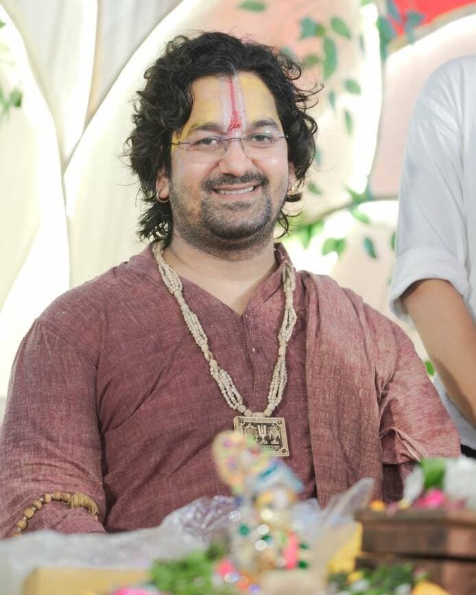 श्रीराम की खड़ाऊं सिर पर, आंखों में आंसू... राम-भरत मिलाप सुन भाव-विभोर हुए श्रद्धालु ..
खबर कमेंट बॉक्स में