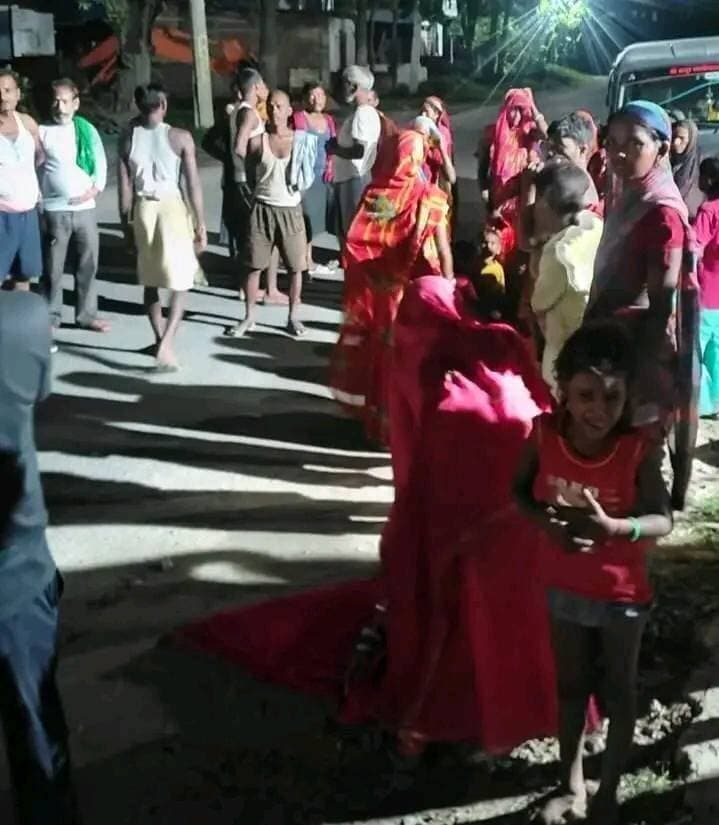 मोकामा के बरहपुर गांव में मंगलवार देर रात सर्पदंश से 12 वर्षीय बच्ची की मौत हो गई। मृतका की पहचान बरहपुर निवासी मीना कुमारी के रूप में हुई है। इस घटना से परिवार में दुख का माहौल है।
#Mokama
