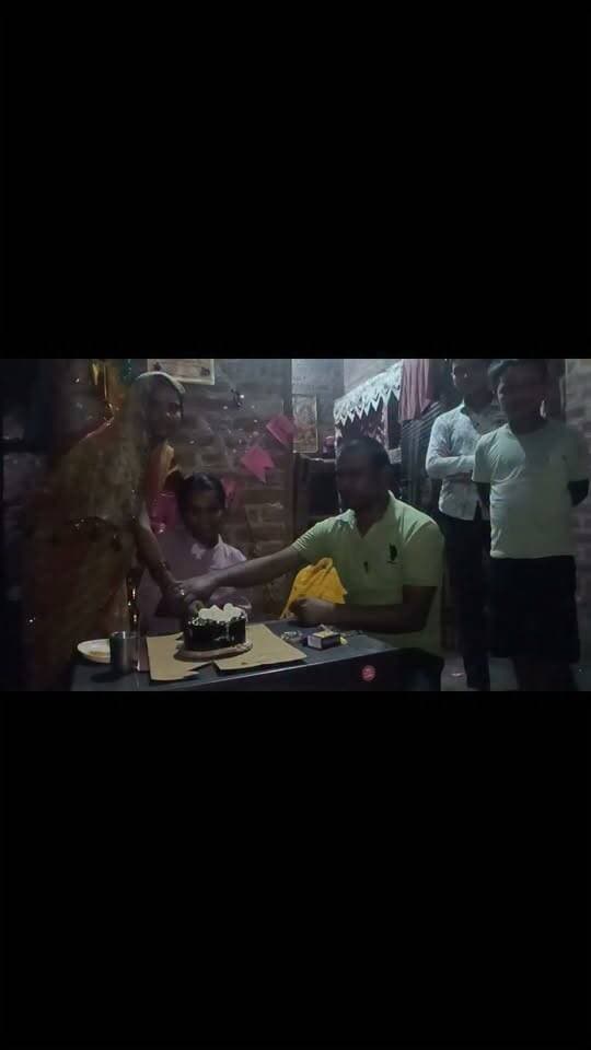 बेटी काजल राठौड़ को जन्मदिन की हार्दिक शुभकामनाएं ❤️🎂
25 अगस्त 2026 का दिन हमारे परिवार के लिए बेहद खास और यादगार रहा, क्योंकि इसी दिन हमारी प्यारी बेटी काजल राठौड़ का जन्मदिन था। 🎉❤️
बेटी, तुम हमारे जीवन की सबसे खूबसूरत खुशियों में से एक हो। तुम्हारी मुस्कान हमारे घर की रौनक है और तुम्हारी सफलता हमारी सबसे बड़ी खुशी। ईश्वर से यही प्रार्थना है कि तुम्हारा जीवन सदैव खुशियों, सफलता, अच्छे स्वास्थ्य और संस्कारों से भरा रहे।
तुम हमेशा इसी तरह अपने अच्छे व्यवहार, सरल स्वभाव और सेवा की भावना से परिवार का नाम रोशन करती रहो। तुम्हारे हर सपने को मंजिल मिले और जीवन के हर कदम पर भगवान का आशीर्वाद तुम्हारे साथ रहे। 🙏✨
जन्मदिन की ढेरों शुभकामनाएं मेरी प्यारी बेटी काजल राठौड़।
🎂🌹 हैप्पी बर्थडे बेटी! 🌹🎂
पापा का आशीर्वाद और ढेर सारा प्यार हमेशा तुम्हारे साथ है। ❤️