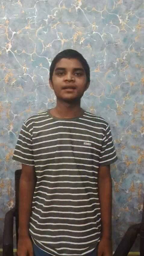 मुख्यमंत्री को गाली देने वाले युवक को पुलिस ने किया गिरफ्तार
बनमा ईटहरी: बिहार के मुख्यमंत्री सम्राट चौधरी को कथित रूप से गाली देने के मामले में पुलिस ने मनिया गांव से एक युवक को गिरफ्तार किया है। गिरफ्तारी की पुष्टि थाना अध्यक्ष कुंदन कुमार ने की है।
पुलिस के अनुसार, आरोपी युवक ने पूछताछ के दौरान अपनी गलती स्वीकार करते हुए कहा कि वह नशे की हालत में था और इसी दौरान उसने गाली-गलौज कर दी। आरोपी ने कहा, “हमसे गलती हो गई, मुझे माफ कर दें।”
थाना अध्यक्ष कुंदन कुमार ने बताया कि मामले में आवश्यक कानूनी कार्रवाई की जा रही है।
#bihar #CMSamrat #saharsa_bihar #police
