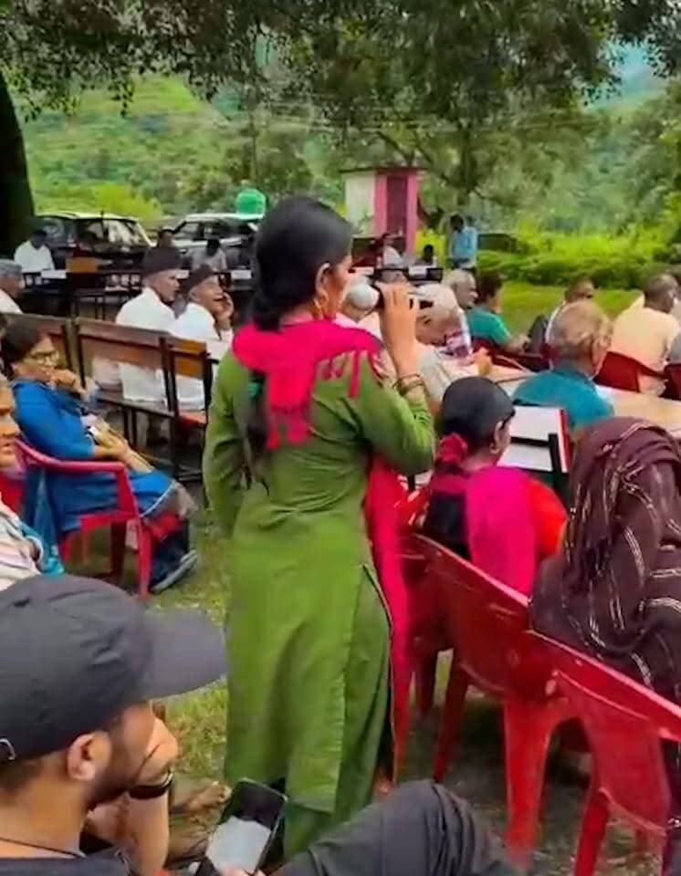 🚨"दो चार ओर मर जाएंगे तब बनेगी रोड" टिहरी विधायक किशोर उपाध्याय के सामने महिला ने जताई नाराजगी, जमकर सुनाई खरी-खोटी