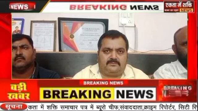 मऊगंज।।84 कोशी पैदल कांवड़ यात्रा सफलतापूर्वक संपन्न होने पर हनुमना की ओर से ब्लॉक कांग्रेस अध्यक्ष अन्य लोगों ने आभार व्यक्त प्रेसवार्ता करके किया गया।जिसमे उमड़ा आस्था का सैलाब था।वही 84 कोशी पैदल कांवड़ पर पूर्व विधायक सुखेंद्र सिंह बन्ना के नेतृत्व में जलाभिषेक और विशाल भंडारे के साथ समापन हुआ। जिसमें यात्रा में हजारों श्रद्धालु शामिल।जगह-जगह माल्यार्पण व पुष्प वर्षा कर हुआ स्वागत, नगर में कई जगह जेसीबी से फूलों की वर्षा की गई मुस्लिम समुदाय के लोगों के भी द्वारा भी स्वागत किया गया था।