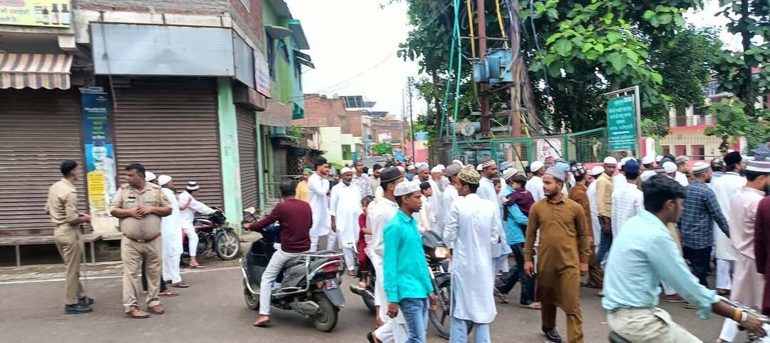 #तिलहर नगर में वरावफात का #जुलूस निकलना #शुरू हो गया है।
#सीओ विदुष सक्सेना कोतवाली #प्रभारी प्रभाष चंद्र सहित भारी #पुलिस,#पीएसी बल #तैनात है।