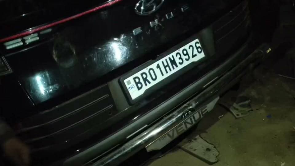 कटैया चौक के समीप कार ने कीर्तन कर रहे छह लोगों को रौं%%दा, पांच की मौ%%त
