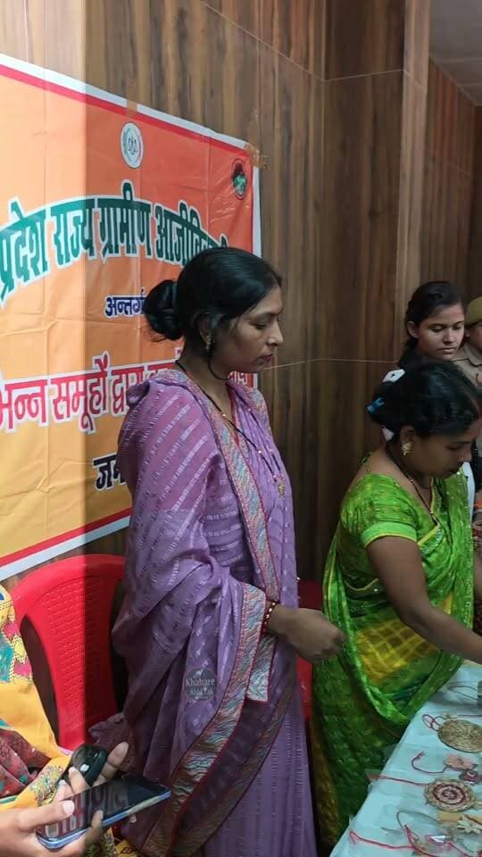 ऊर्जा मंत्री ए.के. शर्मा ने स्वयं सहायता समूहों की प्रदर्शनी का किया अवलोकन
#खबरेंअभीतक #KhabareAbhiTak #मऊ #महिलासशक्तिकरण