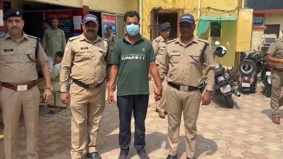 BIG BREAKING:संपत्ति विवाद में खूनी खेल! दो बहनों पर बरसीं गोलियां, डबल मर्डर से मचा हड़कंप—चंद घंटों में सगा भाई गिरफ्तार - Bahadrabad News
=================
_*पूरी ख़बर पढ़ने के लिए नीचे दी गई ब्लू लाइन पर क्लिक करें।*_
👇👇
https://bahadrabadnews.com/big-breakingसंपत्ति-विवाद-में-खूनी-ख/
*"बहादराबाद न्यूज़/ की खबरे व्हाट्सएप पर पाने के लिए ग्रुप से जुड़े.. क्लिक करे!*👇
https://chat.whatsapp.com/JRJhdKtAfvYEyJxTAHmU0W
=================
_*News by -SHAJAD ALI*_