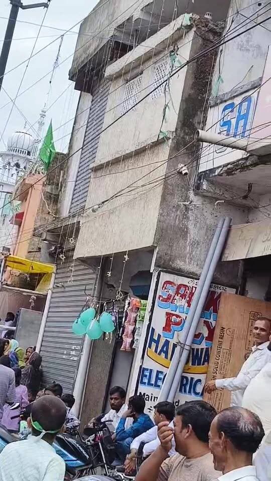 डीजे के साथ Hazaribagh में निकला जश्ने ईद मिलादुन्नबी का जुलूस -++ आख़िर कब थमेगा डीजे का शोर
इस समाज में दिल के मरीज के साथ गंभीर रोगी भी हैं .. थोड़ा तो शर्म करो
#education #EidMiladUnNabi #djlife