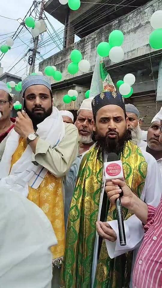 गुलाब नगर घोसियों की मस्जिद के पास से गाज़ी मियां ने बरेली नए शहर के जश्न-ए-ईद मिलादुन्नबी के जुलूस का किया आग़ाज़।
#JashneEidMiladunnabi #EidMiladunnabi #JashneMilad #GaziMiyan #Bareilly #BareillyNews #BareillyDarpan #GulabNagar #EidMilad #MiladUnNabi #JuloosEMilad #IslamicEvent #BareillyLive #Barelvi #YaRasoolAllah