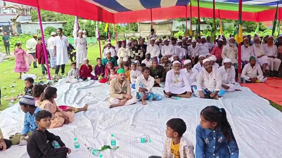 जश्न ए ईद मिलादुन्नबी के अवसर पर भव्य समारोह का हुआ आयोजन, हर्षोल्लास के साथ लोगों नें निकाली जुलुस
#viral #trending #reels #reelitfeelit #reelsindia #reelsinstagram #instareels #viralvideo #explore #explorepage #foryou #fyp #trendingreels #reelkarofeelkaro #publicreels #dailyreels #newsreel #indiaviral #viralposts #instaviral #instadaily #reelsofindia #viraltoday #creatorspotlight #influencerindia #shortvideo #desireels #hitsreels #boostreels #reelpower
