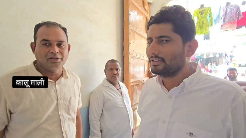 बाड़मेर में कांग्रेस में वार्डो की टिकट संगठन के हाथ मे हैं और किसी के नहीं-जिलाध्यक्ष।
Laxman Singh Godara Mewaram Jain Harish Chaudhary Ummeda Ram Beniwal
