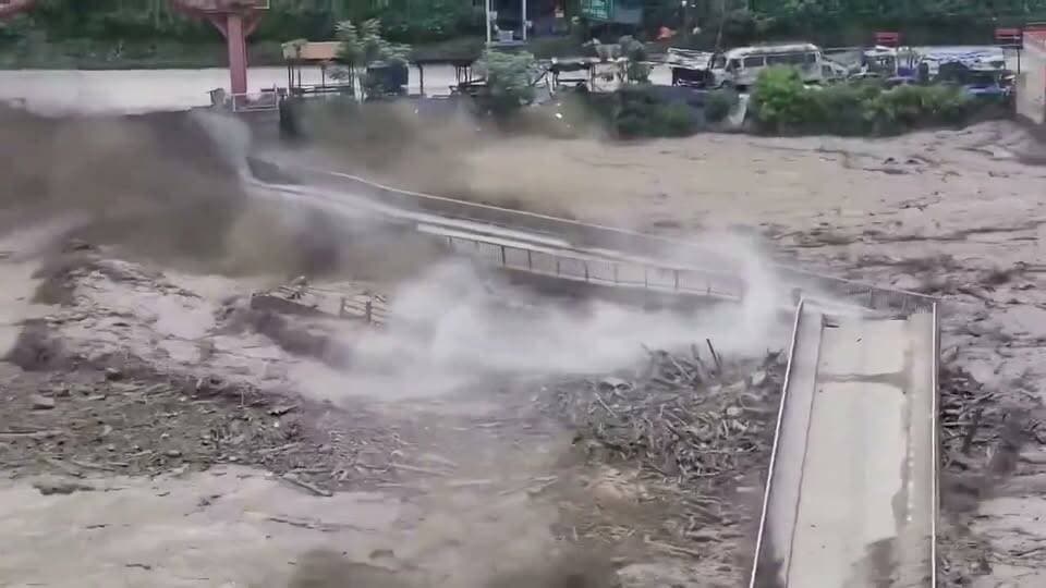 Nepal में कुदरत का कहर
#NepalFlood #TibetGlacier #GlacierBurst #NepalDisaster #FlashFloods