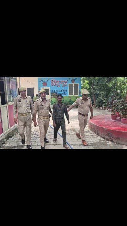 उत्तर प्रदेश शाहजहांपुर में नाबालिग से छेड़छाड़ और धमकी देने वाला पॉक्सो आरोपी ...see more