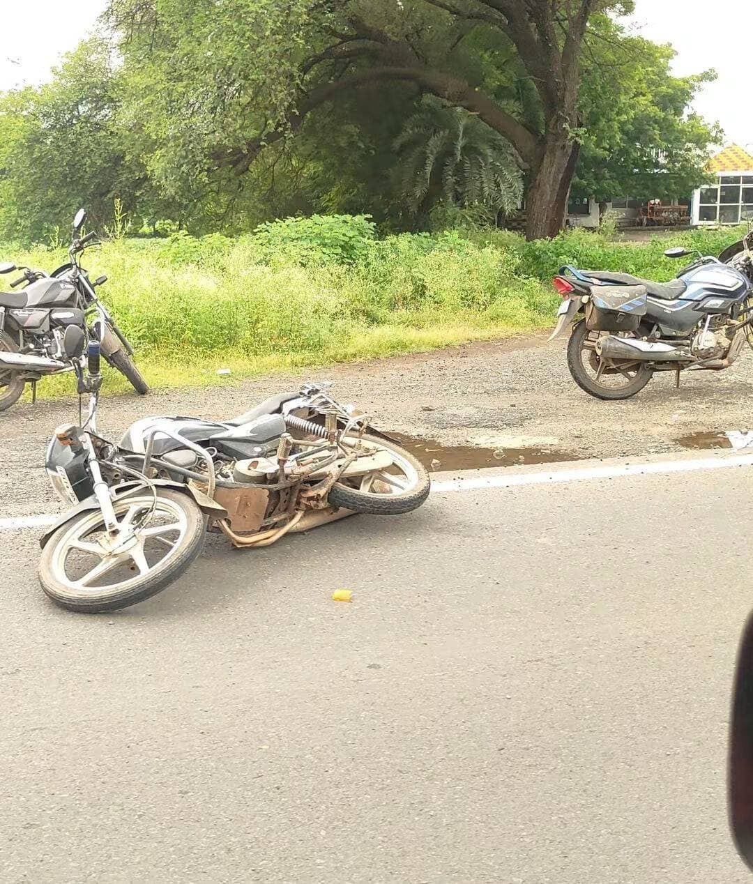 दलौदा
दलौदा से मंदसौर जाते समय बाइक को बस ने मारी टक्कर, युवक घायल , होटल देव ढाणी के सामने हुआ एक्सीडेंट ।