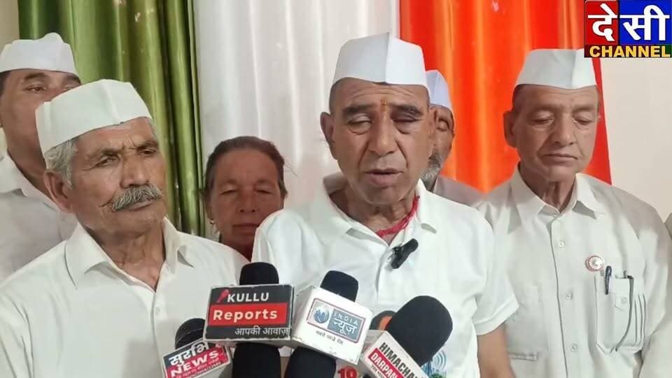 #kullu कांग्रेस कार्यालय कुल्लू में सेवा दल के संस्थापक डॉ नारायण सुब्बाराव हार्डिकर की पुण्यतिथि कांग्रेस सेवादल ने पुष्पांजलि अर्पित की।