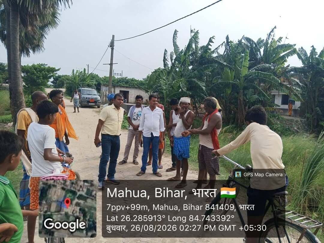 तिब्बत क्षेत्र में ग्लेशियल लेक आउटबर्स्ट फ्लड (GLOF) के कारण गंडक नदी के जलस्तर में संभावित वृद्धि को देखते हुए गोपालगंज जिला प्रशासन पूरी तरह अलर्ट मोड में है। जिलाधिकारी ने आमजन से न घबराने और अफवाहों पर ध्यान न देने की अपील की है।
तटवर्ती व निचले इलाकों में माइकिंग के जरिए लोगों को सतर्क किया जा रहा है। सभी अंचलाधिकारियों (COs) को शरण स्थलों का निरीक्षण करने तथा सिविल सर्जन व स्वास्थ्य अधिकारियों को आपातकालीन चिकित्सा व्यवस्था दुरुस्त रखने के निर्देश दिए गए हैं।
किसी भी आपात स्थिति में सहायता हेतु जिला नियंत्रण कक्ष के हेल्पलाइन नंबर 9473125459 तथा 06156-225509 पर संपर्क किया जा सकता है।