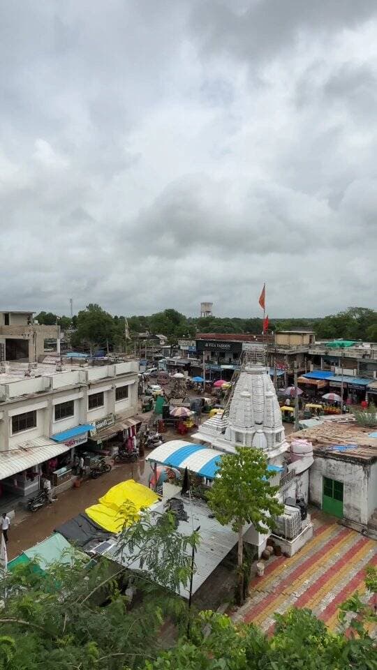 કેમ છો ધાનેરા 🙌
હવે રાજપુતી કલેક્શન માટે અમદાવાદ કે રાજસ્થાન સુધી જવાની જરૂર નથી!
કારણ કે હવે તમારા પોતાના શહેર ધાનેરામાં જ શરૂ થયું છે 👉 બાઈસા કલેક્શન 💍
#baisacollection #rajasthanicollection #rajputicollection #jewellerylovers #rajputijewellery #artificialjewellery #rajputichudi #bridalshopping #weddingcollection #weddingseason #bridaljewellery #cosmetics #fashionstore #trendingcollection #dhanera #banaskantha #dhaneramedia #shoppingdhanera #gujaratifashion #dhanerashopping #dhaneranews #shoplocal #shoppingvibes #gujaratistore