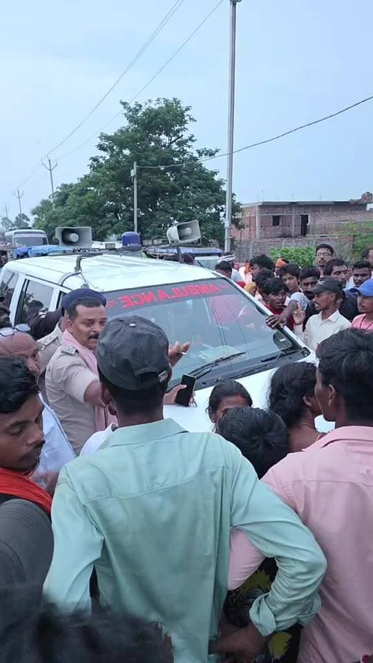 गया रजौली सड़क मार्ग रामपुर मोड़ के समीप मृत*क व्यक्ति के परिजनों ने सड़क किया जाम। #TopNews #gaya #sachbharatnews #BiharNews
