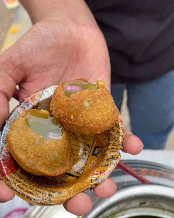 FOLLOW @bhukkad_prayagi 12k karwa do
Tag your PANIPURI PARTNER😋❤️Share this with PANIPURI LOVERS😍❤️
WHICH ONE WILL YOU PICK
SUJI WALE OR AATE WALE 🧐
FOLLOW @bhukkad_prayagi FOR MORE SUCH DELIGHTFUL UPDATES ✅
REPOST NOT ALLOWED 🚫
#golgappa #panipuri #puchka #golgappalovers #golgappay #golgappalover #panipurilovers #panipurilover #streetfood #streetfoodlover #streetfoodindia #recipe #golgapparecipe #recipeoftheday #foodblogger #dhanbad #dhanbadjharkhand #golgappas #tagyourfriends #foodvideos #foodphotography #prayagraj #indianfood #explorepage #foodporn