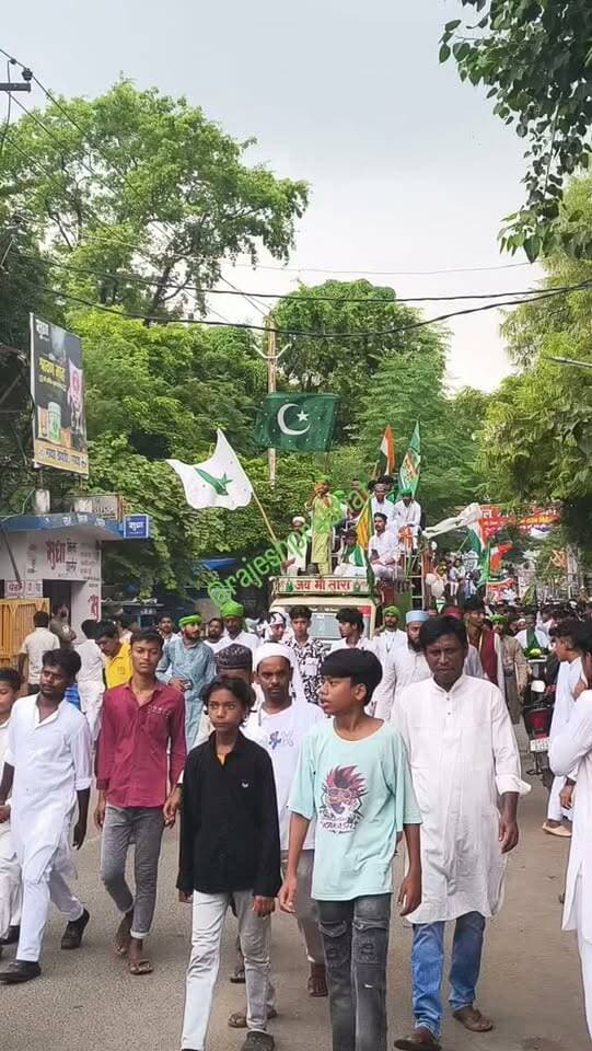 ईद-मिलादुन-नबी पर निकला जुलूस-ए-मोहम्मदी, उमड़ा अकीदत का जनसैलाब
