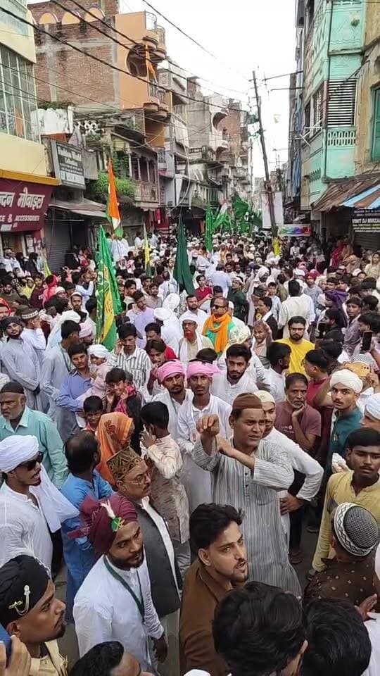 बारावफात का जुलूस अकीदत और एहतराम के साथ निकला, बड़ी संख्या में अकीदतमंद हुए शामिल,,,,,,,