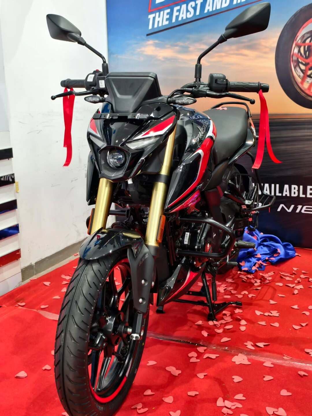 Thank you
@rlbajaj_varanasi for inviting on
the launch of the PULSAR N160 SS.
It was great to experience the event and heartful hospitality and ofc the bike is super cool from your side
#varanasi #growth #postviral #instagram #bajaj
