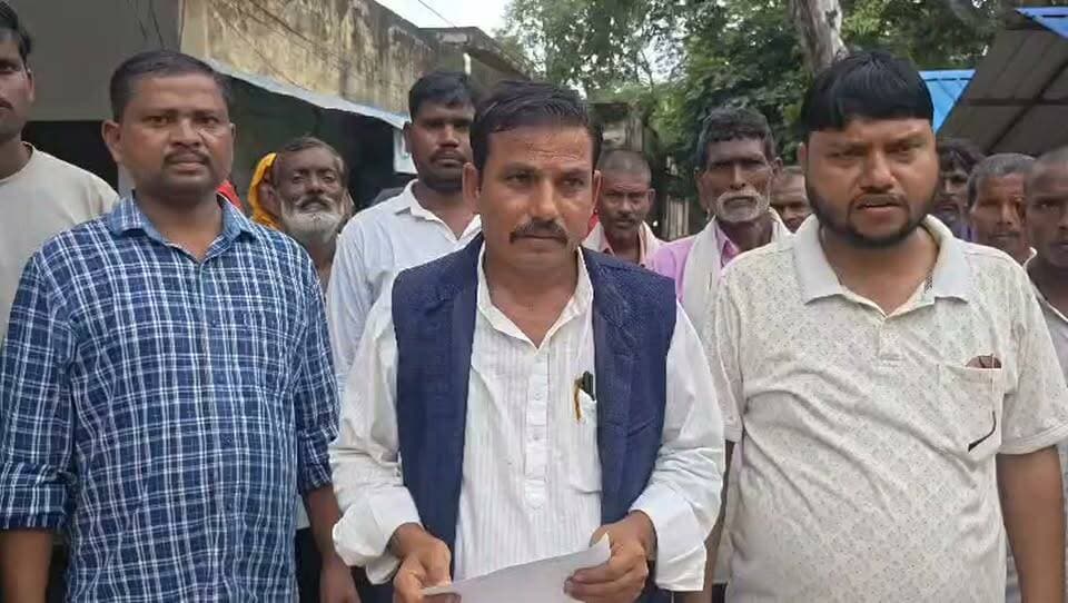 अवैध मानक विहीन ओयो होटल संचालन के विरुद्ध कांग्रेस का प्रदर्शन