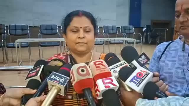 *କୁଟୁଣିଆ ବସ୍ତି ଭଙ୍ଗା ଘଟଣ ଉପରେ ପୌରଅଧ୍ୟକ୍ଷ୍ୟାଙ୍କ ପ୍ରେସ ମିଟିଙ୍ଗ ଉପରେ ମତ ରଖିଲେ ଜୟନ୍ତୀ ପାତ୍ର
#public
#newsodiaodisha #dhenkanal #vairalvideo #facebookreelsviralviralシfypシ゚2026