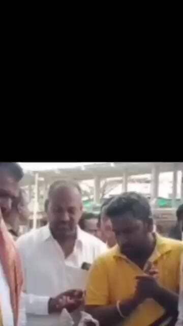 రాపిడో బైకులు ఆటోలను ప్రారంభించి బైకుల ఎలిమెంట్లు అందజేసిన ఎమ్మెల్యే
