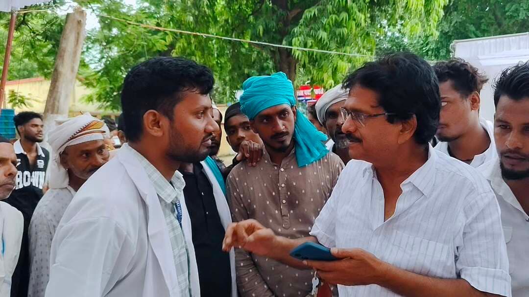 वीडियो : सवालों के घेरे में रक्तदान शिविर! बिना डॉक्टर के कैंप और नाले के पास खुले में रक्त संग्रहण से मचा हड़कंप ..
खबर कमेंट बॉक्स में