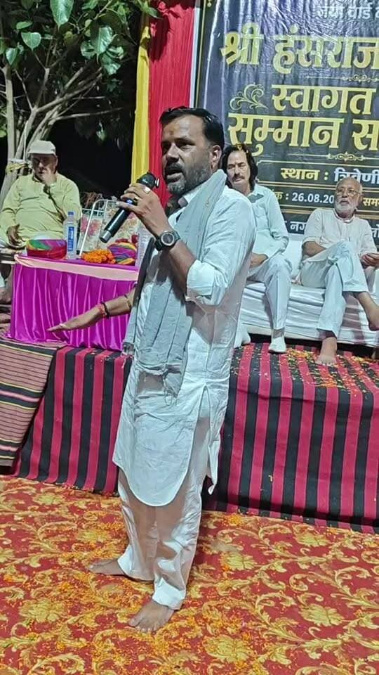 अभिनंदन एवं सम्मान समारोह । आजाद कॉलोनी वासियों की ओर से निवर्तमान पार्षद हंसराज सिद्ध का भव्य सम्मान।
#Divyanews