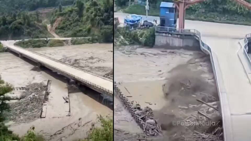 नेपाल के रसुवा जिले में भोटेकोशी नदी में आई अचानक भीषण बाढ़ ने भारी तबाही मचा दी है। सड़कें, पुल, घर और महत्वपूर्ण ढांचे पानी के तेज बहाव में बह गए हैं। सबसे चिंता की बात यह है कि करीब 384 यात्रियों के लापता होने की प्रारंभिक जानकारी सामने आई है, जिनमें 105 भारतीय नागरिक शामिल हैं। इनमें बड़ी संख्या उन श्रद्धालुओं की बताई जा रही है जो कैलाश मानसरोवर यात्रा के लिए नेपाल के रास्ते तिब्बत की ओर जा रहे थे। अभी सभी 105 भारतीयों के नामों की आधिकारिक और सत्यापित सूची सामने नहीं आई है। प्रशासन और सुरक्षा एजेंसियां लगातार राहत एवं बचाव अभियान चला रही हैं और यात्रियों की जानकारी जुटाई जा रही है।
#NepalFlood #नेपालबाढ़ #KailashMansarovar #कै #BreakingNews