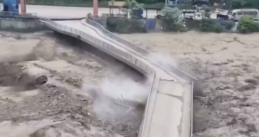 धारा साही हुआ डैम,डैम टूटने का वीडियो हुआ वायरल