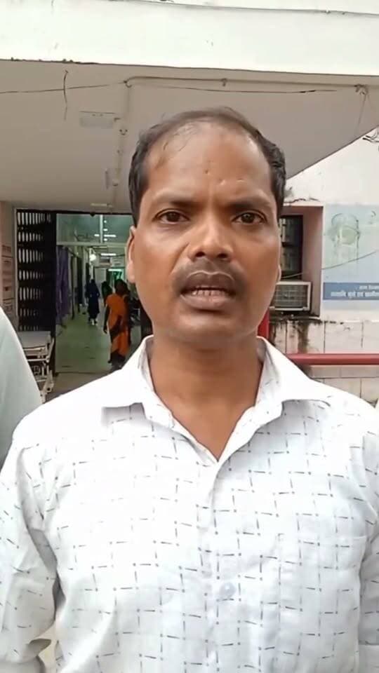 मऊ महिला जिला अस्पताल में प्रसव के दौरान जच्चा-बच्चा की मौत, परिजनों ने लगाए लापरवाही के आरोप
#खबरेंअभीतक #KhabareAbhiTak #MauNews #Mau