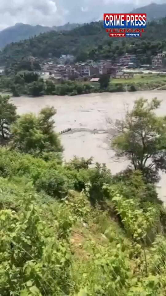 হড়পা বানে লণ্ডভণ্ড নেপাল
#NewsUpdate #BreakingNews #napal #reels