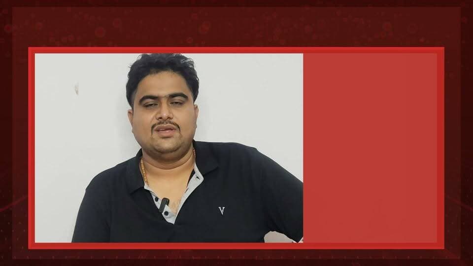 फोटोकॉपी मशीन से मोबाइल किंग बनने तक का सफर । Dheeraj Pandey । Chitrakoot ke chehre । Episode 01