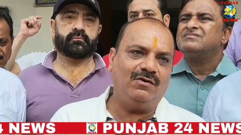 ਅੰਮ੍ਰਿਤਸਰ ਦੇ ਲਾਹੌਰੀ ਗੇਟ ਨੇੜੇ ਧਾਰਮਿਕ ਬੋਰਡ ਫਾੜ/ਨ ਦਾ ਮਾਮਲਾ !
#ਅੰਮ੍ਰਿਤਸਰ #ਲਾਹੌਰੀਗੇਟ #ਧਾਰਮਿਕਬੋਰਡ #CCTV #ਪੁਲਿਸਜਾਂਚ #ਅੰਮ੍ਰਿਤਸਰਖ਼ਬਰਾਂ #ਪੰਜਾਬਨਿਊਜ਼ #ਪੰਜਾਬਖ਼ਬਰਾਂ #ਧਾਰਮਿਕਮਾਮਲਾ #ਮਾਤਾਚਿੰਤਪੁਰਨੀ #CCTVਫੁਟੇਜ #BreakingNews #PunjabNews #AmritsarNews #PunjabiNews