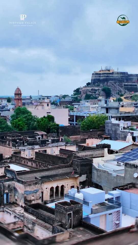 लक्ष्मणगढ़ का FortView होटल, जिसकी छत गाड़ी की SunRoof की तरह खुलती है😮
#SikarSandesh #Sikar #Laxmangarh #Restaurent #Food