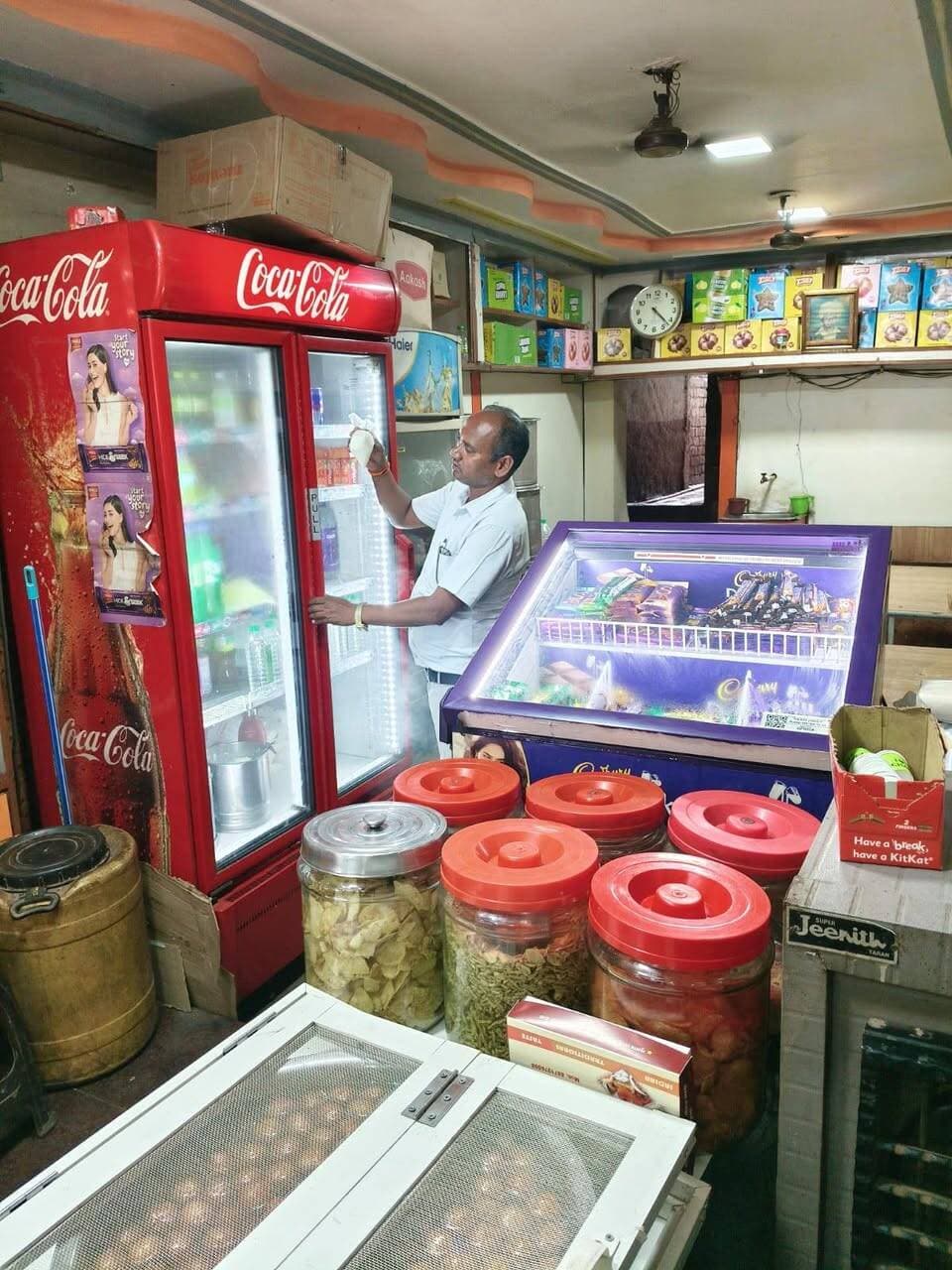त्योहारों के मद्देनजर खाद्य सुरक्षा टीम ने की कार्रवाई चार मिष्ठान दुकानों से खाद्य पदार्थों के लिए नमूने
खाद्य सुरक्षा आयुक्त एवं कलेक्टर डॉ शेर सिंह मीना के निर्देशानुसार त्योहारों को दृष्टिगत रख खाद्य सुरक्षा विभाग द्वारा द्वारा मिष्ठान दुकानों का निरंतर जांच ,निरीक्षण एवं नमूने लेने की कार्रवाई की जा रही है।
खाद्य सुरक्षा अधिकारी श्री बी.एस. जामोद ने बताया कि बुधवार को खाद्य सुरक्षा टीम ने आगर बस स्टैंड क्षेत्र में संस्थानों की जांच की।खाद्य सुरक्षा टीम ने अरविन्द कैफे हाउस से - मलाई बर्फी का नमूना,अधिराज कैफे से मावा कतली का नमूना,अम्बिका स्वीट्स एवं नमकीन भंडार से मावे के लड्डू का नमूना, शिव शक्ति मिष्ठान भंडार से मावा का नमूना लिया गया है ।सभी नमूनों को जांच हेतु राज्य खाद्य प्रयोगशाला, भेजा गया है। जांच रिपोर्ट प्राप्त होने पर वैधानिक कार्रवाई की जावेगी।
श्री जामोद ने सभी खाद्य कारोबारियों को निर्देशित किया है कि साफ-सफाई एवं स्वच्छता के साथ खाद्य पदार्थों का विक्रय करें।
Directorate of Health Services, Madhya Pradesh
Jansampark Madhya Pradesh
#agarmalwa
#आगरमालवा