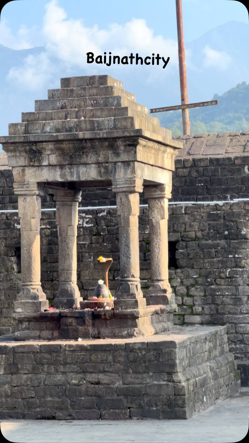 शंकर महाराज जी की जय
ॐ नमः पार्वती हर हर महादेव
@shiv.bhumi.baijnath
@baijnathcity
#shivbhumibaijnath
#shiv #baijnathcity
#savan