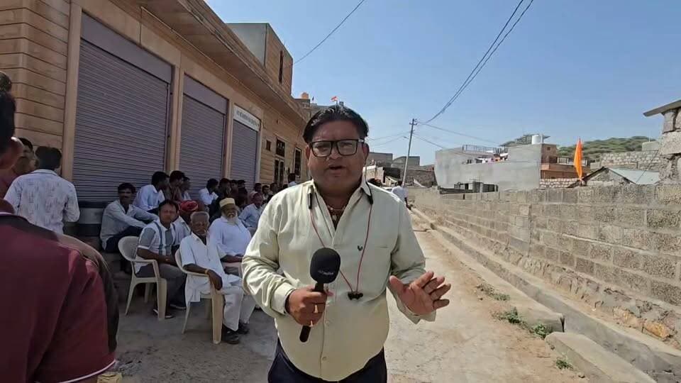 वार्ड संख्या 55 में चारों तरफ एक ही नाम कांग्रेस प्रत्याशी भीम सिंह परिहार
Mewaram Jain Harish Chaudhary Laxman Singh Godara Ummeda Ram Beniwal Rahul Gandhi