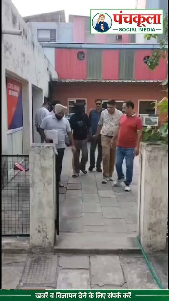 सेक्टर-7 में युवती से चाकू की नोक पर मोबाइल लूटने वाला आरोपी 36 घंटे में गिरफ्तार, आरोपी 2 दिन के पुलिस रिमांड पर
#panchkula #panchkulanews #panchkulasocialmedia