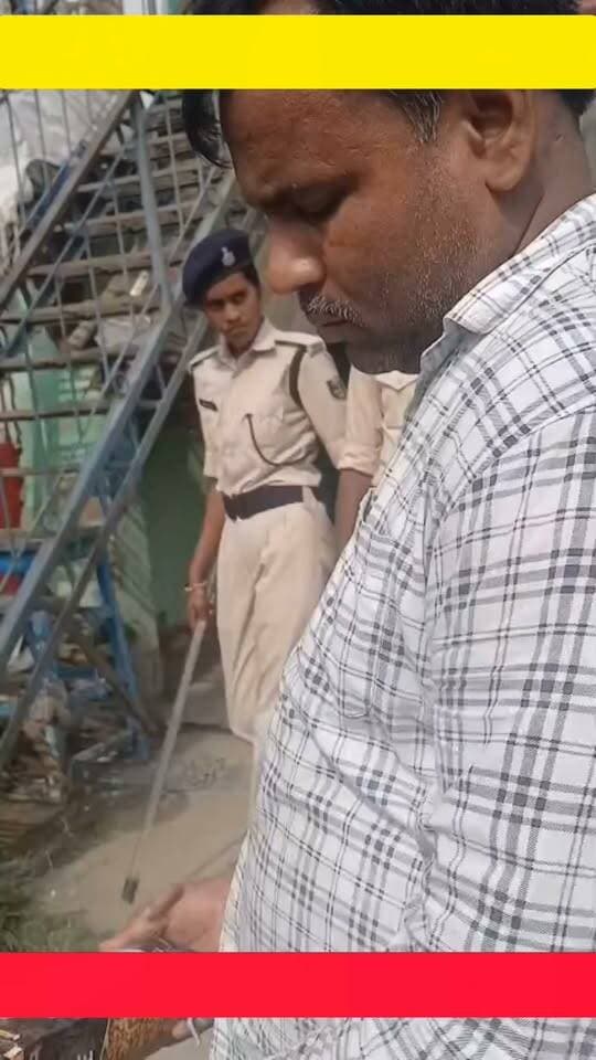 #राखी के त्योहार पर मिलावटखोरी पर बांका प्रशासन की नजर, कई दुकानों में मिले मिलावटी सामान, देखें वीडियो
#highlightseveryonefollowers #aryankelvin